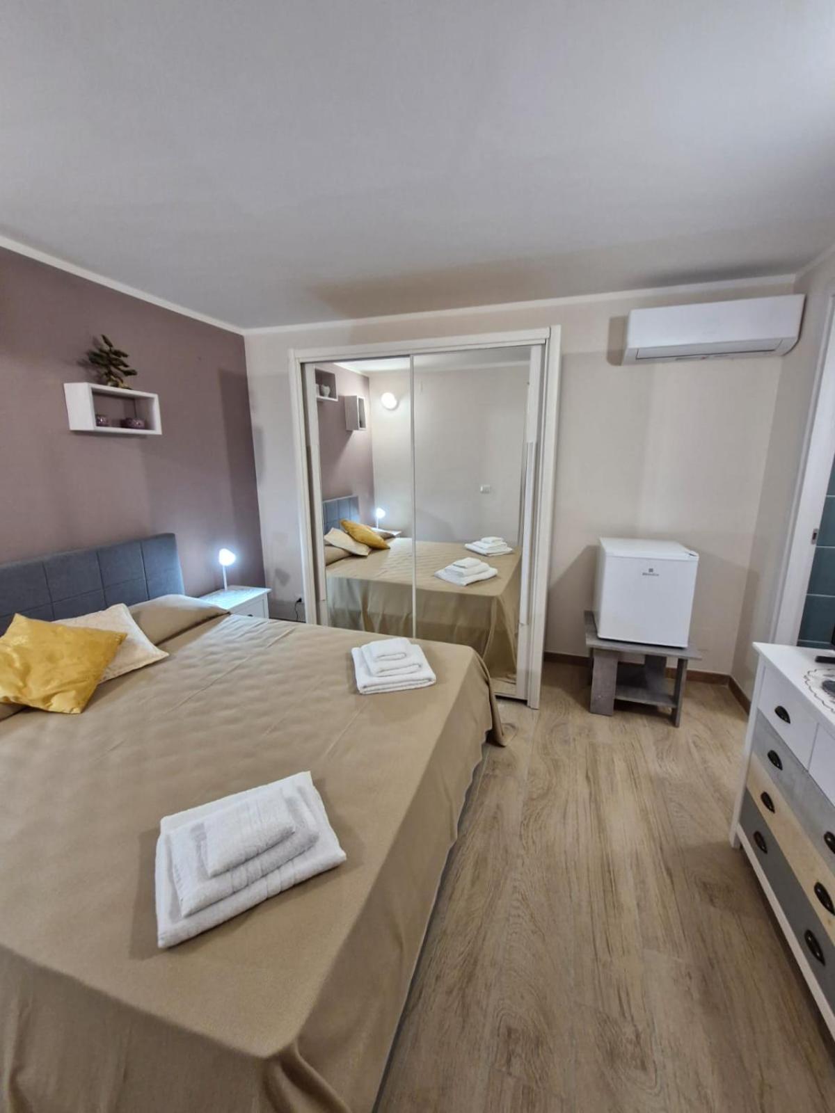 Medea Apartment Syracuse Bagian luar foto