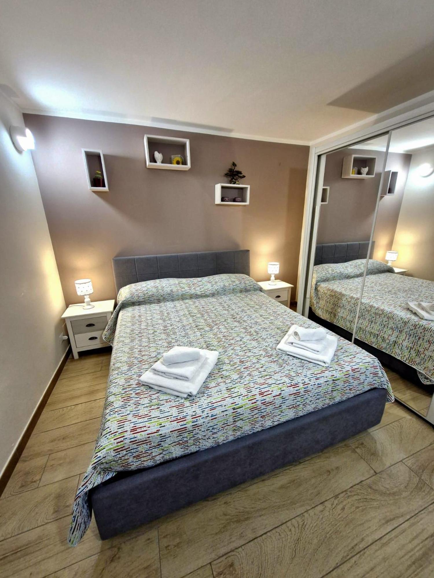 Medea Apartment Syracuse Bagian luar foto