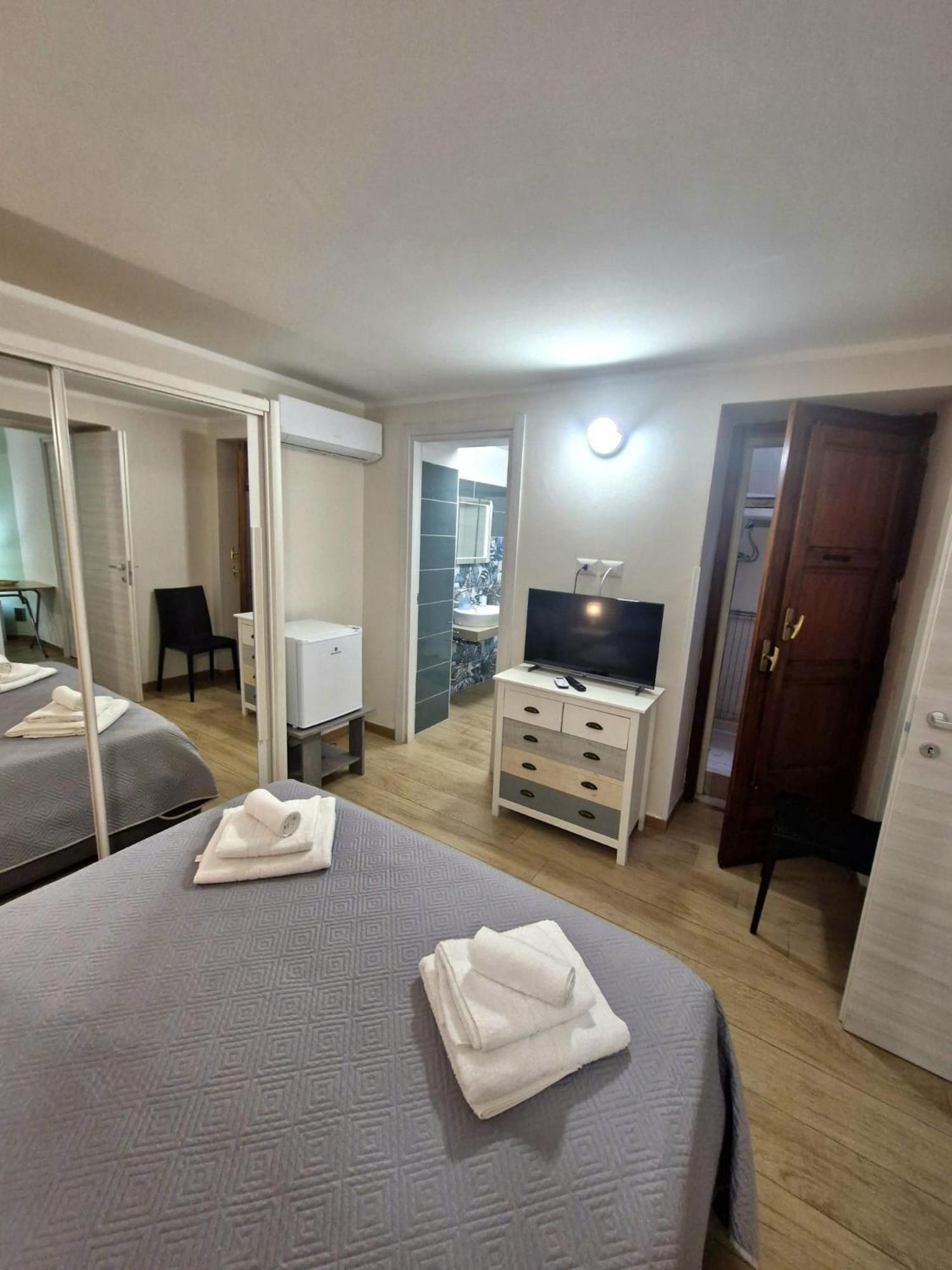 Medea Apartment Syracuse Bagian luar foto